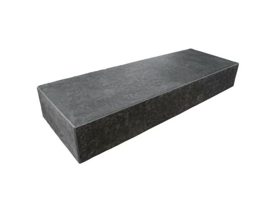 Basalt Blockstufe Vietnam (anthrazit) 15 x 35 x 100 cm, rundum geflammt