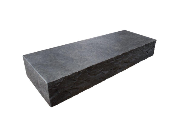 Basalt Blockstufe Vietnam (anthrazit) 15 x 35 x 120 cm, gefl.+geb./LK bossiert
