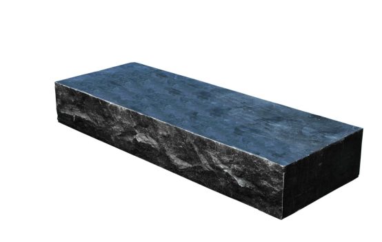 Basalt Blockstufe Vietnam (anthrazit) 15 x 35 x 80 cm, bossiert