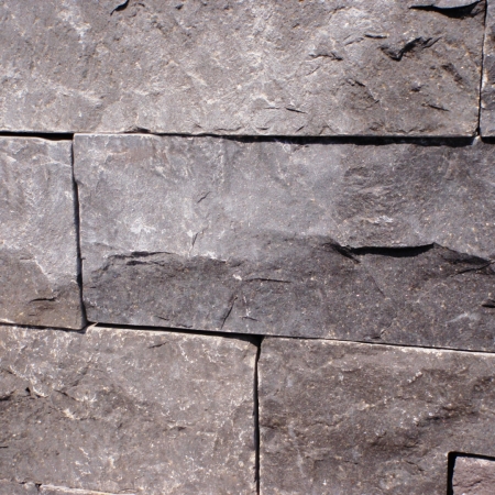 Basalt Kerala Mauerst. (anthrazit) 5/10/15x20x30-50 cm, gesägt/bruchrau