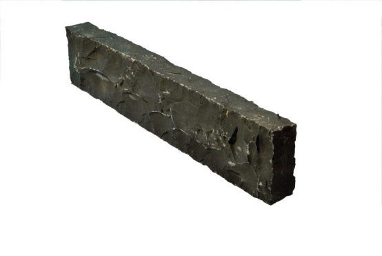Basalt Leistenstein Vietnam (anthrazit) 8 x 20 x 100 cm, allseits gespalten