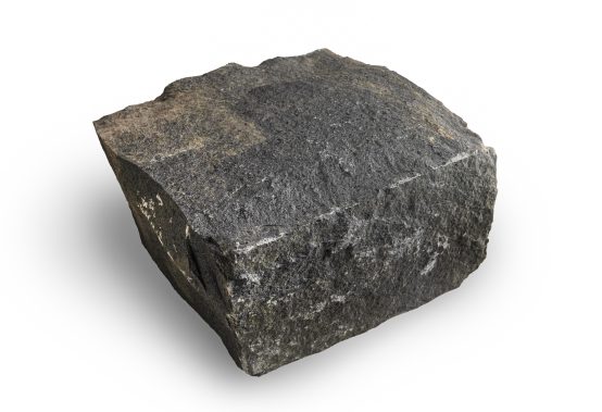 Basalt Mauersteine (anthrazit) 20-25 x 20-25 x 30-40 cm, auf Palette