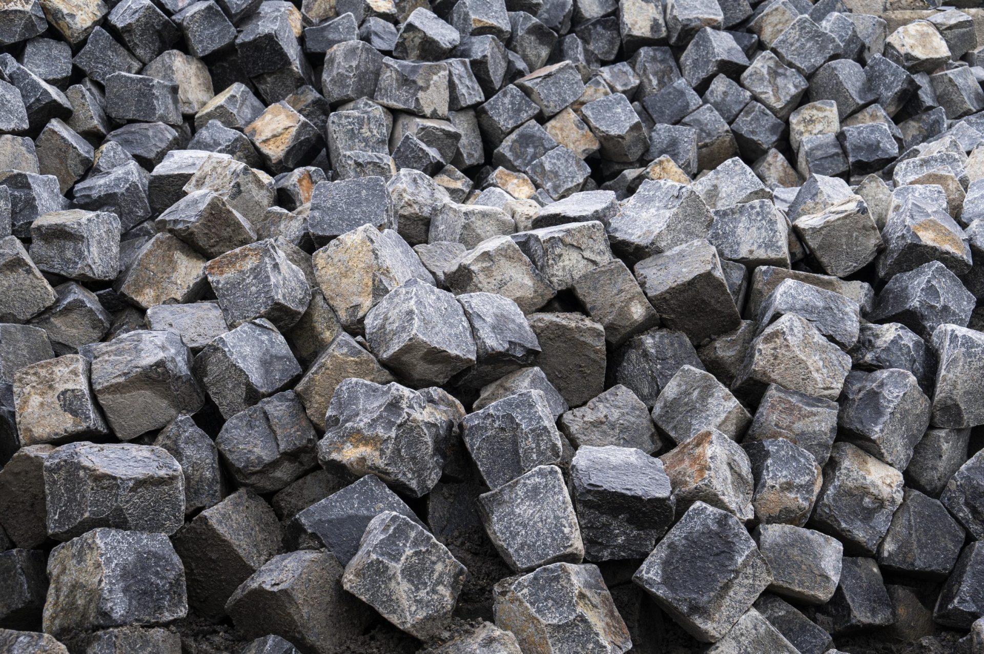 Basalt Pflaster 8/11 cm (neu), lose Basalt Pflaster 8/11 cm (neu), lose