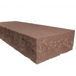 Dehli Blockstufe (Wine Red) ~ 14-16x35x100 cm, spaltrau/handbekantet