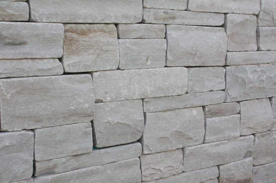 Dehli Mauerst. 5/10/15x20x30-50 (Sky Grey) OF spaltrau/getrommelt, ges. Kanten