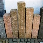 Dehli Palisade (div. Farben) 12 x 12 x 150 cm, spaltrau/handbekantet