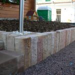 Dehli Palisade (div. Farben) 12 x 12 x 50 cm, spaltrau/handbekantet