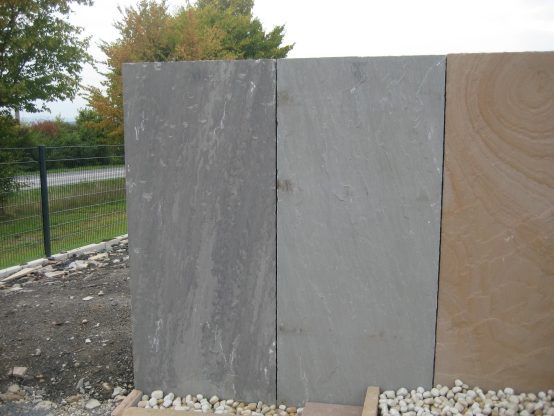 Dehli Schwelle (div. Farben) 12 x 50 x 225 cm, spaltrau/handbekantet