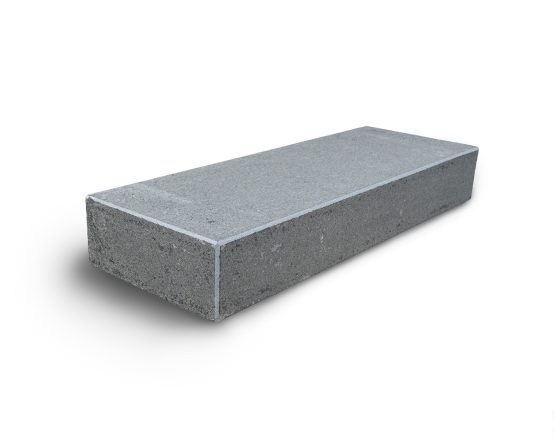 Gabbro Blockstufen (Grau-Grün) 100 x 35 x 15 cm allseits geflammt, Kanten gefast