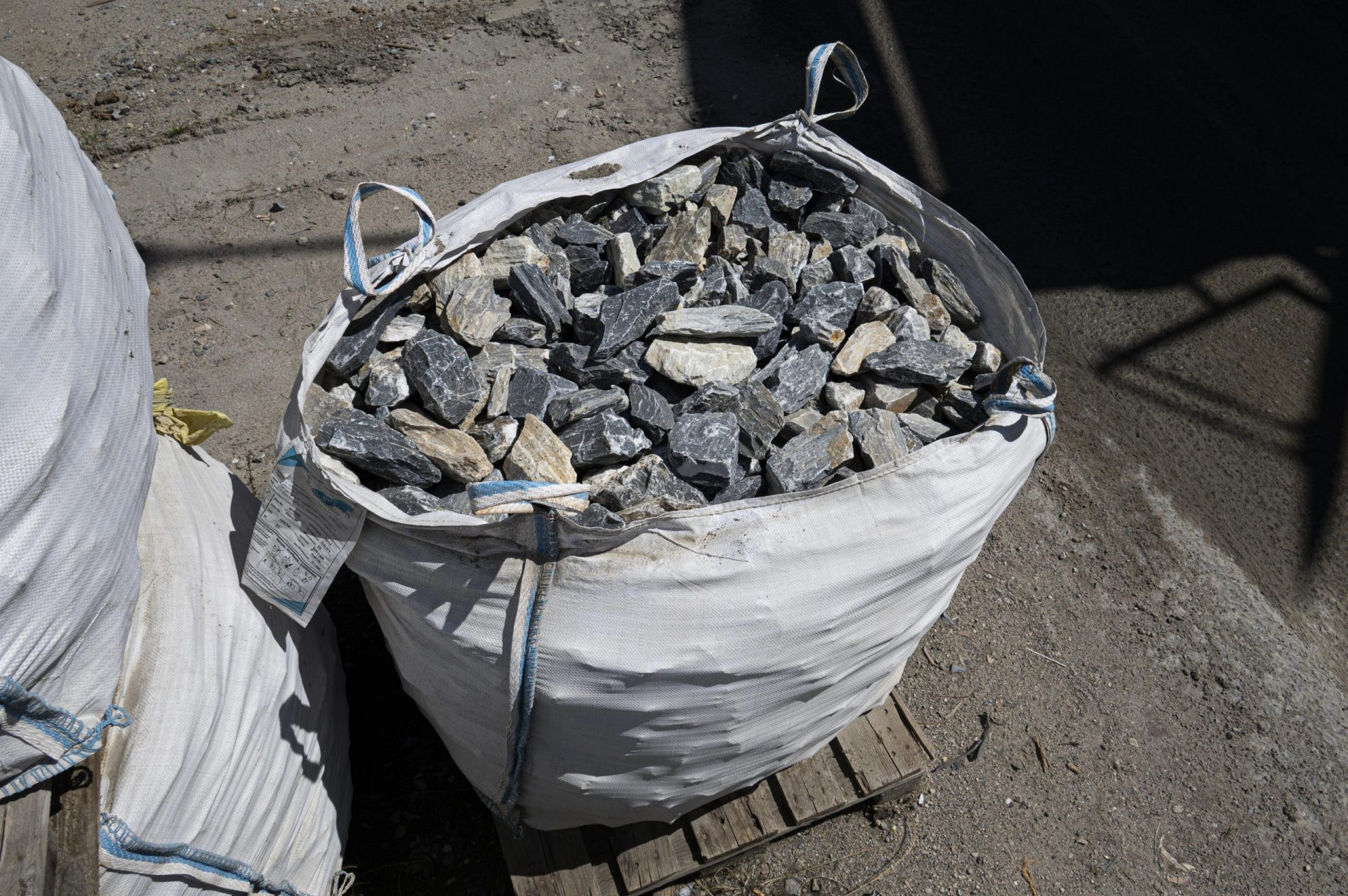 Gabionensteine Gletscherbruch 63/150 mm im Big-Bag Gabionensteine Gletscherbruch 63/150 mm im Big-Bag