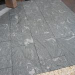 Gneis Bodenplatten 60x60 cm (Cloud Nine) 3 cm, geflammt+gebürstet/gefaste Kanten