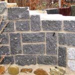 Granit Bindersteine 8-10 x 20 cm Portugal (dunkel) in Kiste