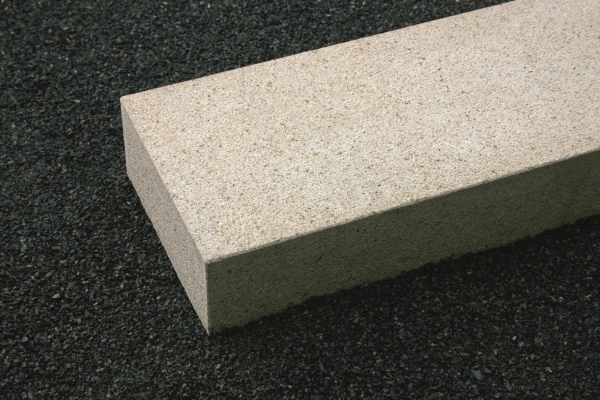 Granit Blockstufe (gelb) 15 x 35 x 100 cm, gestockt, G682