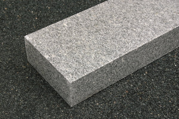 Granit Blockstufe (hellgrau) 15 x 35 x 120 cm, geflammt, wie G603