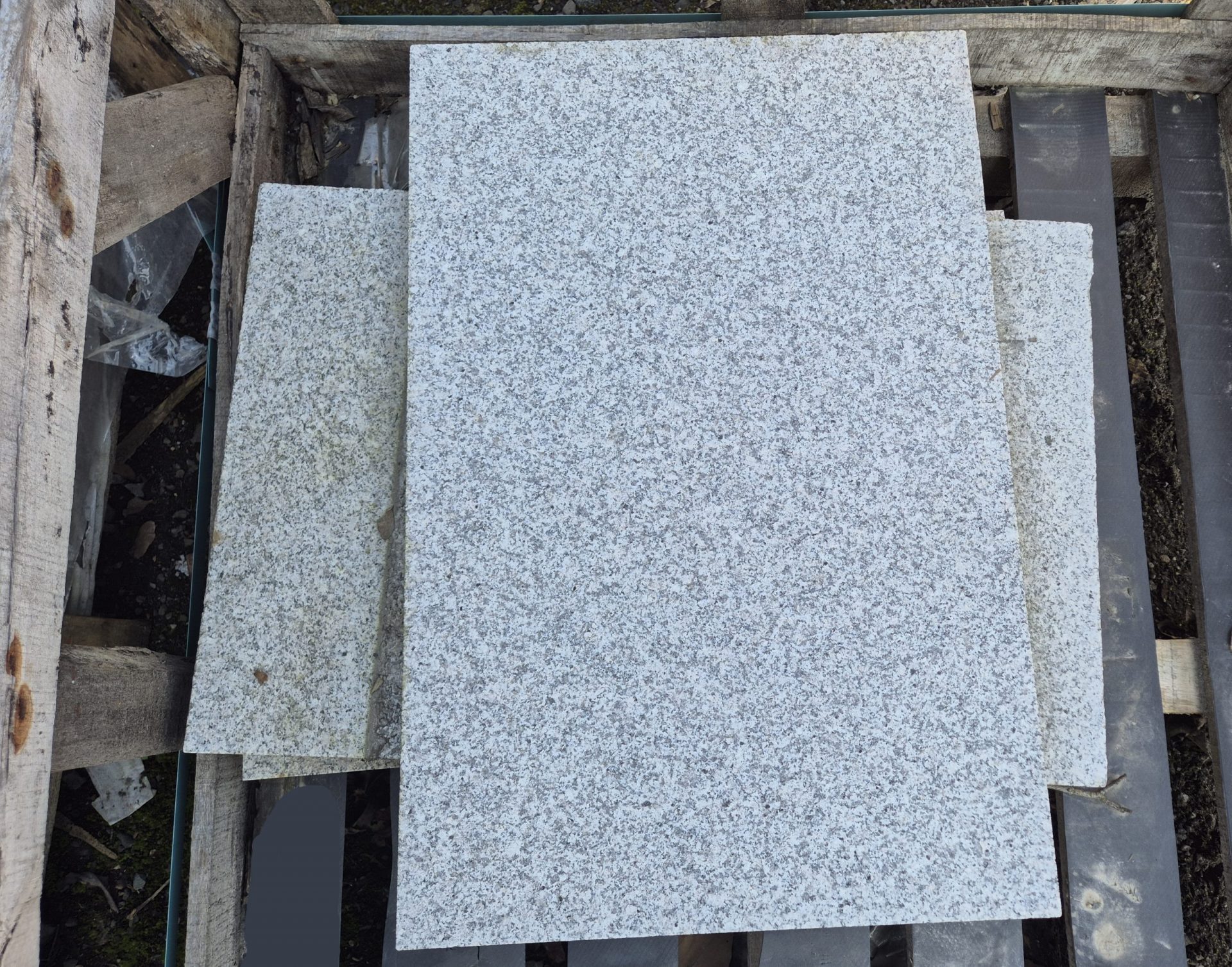 Granit Bodenplatten (hellgrau) RP 60x40x3 cm, gestockt/gesägte Kanten, wie G603 Granit Bodenplatten (hellgrau) RP 60x40x3 cm, gestockt/gesägte Kanten, wie G603