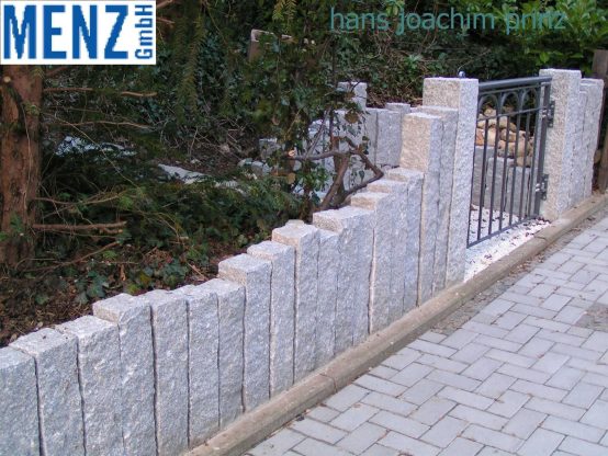 Granit Palisade (hellgrau) 12 x 12 x 150 cm, gestockt, wie G603