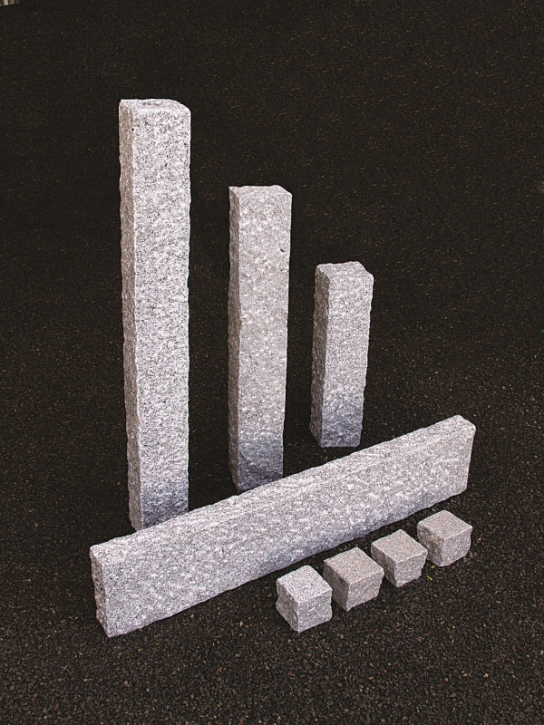 Granit Palisade (hellgrau) 12 x 12 x 50 cm, gestockt, wie G603