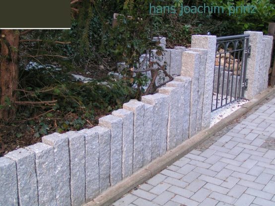 Granit Palisade (hellgrau) 12 x 12 x 75 cm, gestockt, wie G603