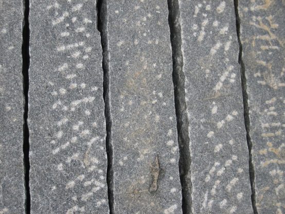 Granit Palisade (stahlgrau) 12 x 12 x 100 cm, gestockt, G654