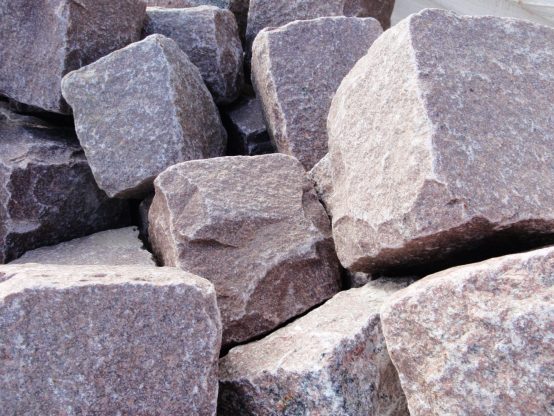 Granit Pflaster 14/17 cm Indien (Manga-rot) in Kiste/Big-Bag