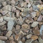 Grauwacke Splitt (rot-bunt) 16/32 mm, lose