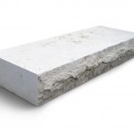 Jura Blockstufe (beige), Tritt gestockt ~ 15 x 35-40 x 100 cm, VK gesp./Rest ges.