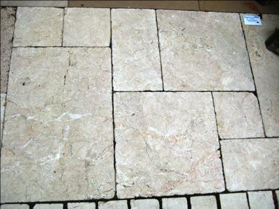 Kalkstein Bodenplatten Pergamon (creme) 61 x 40,6 x 3 cm, getrommelt