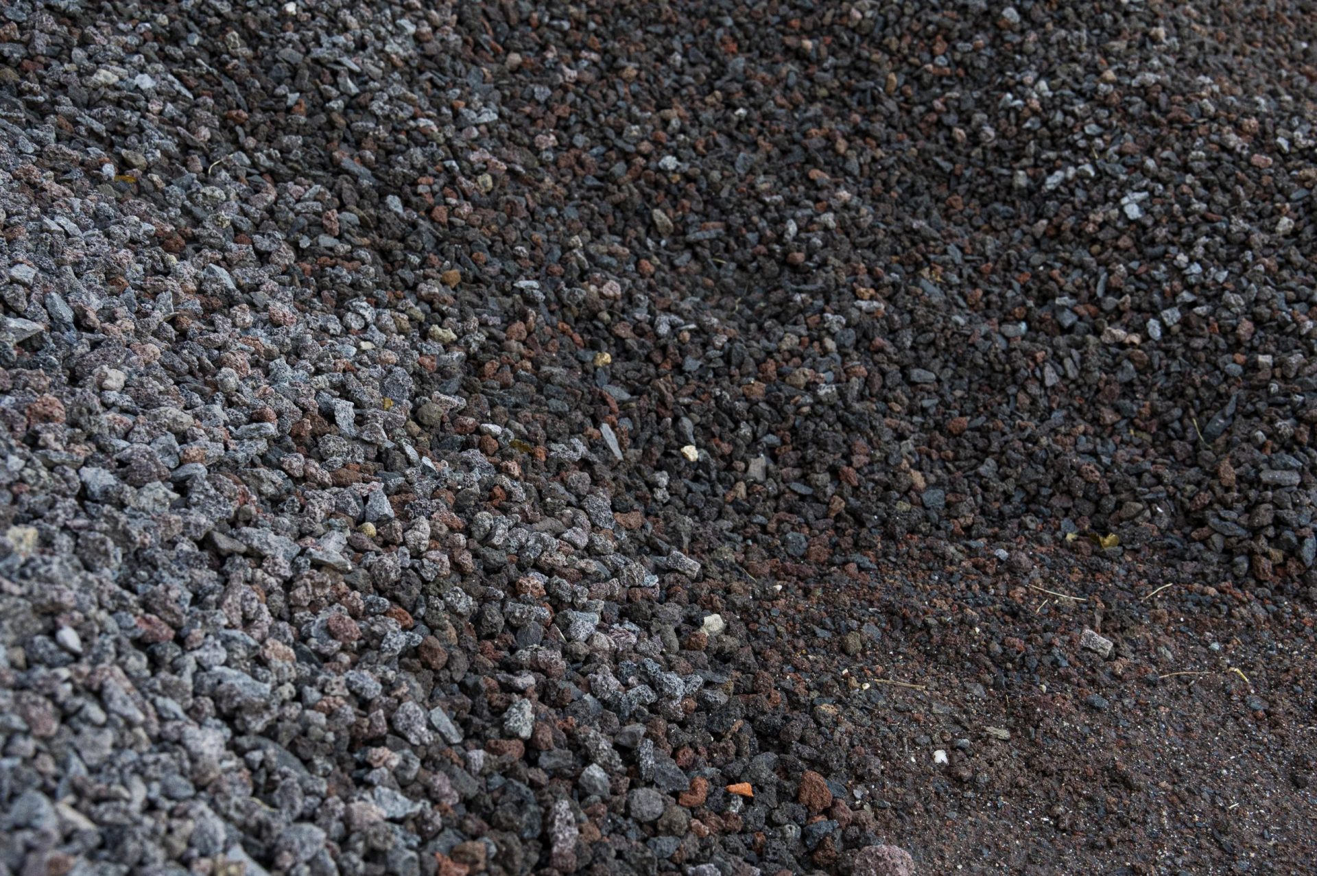 Lavakörnung 2/8 mm (rot-braun-schwarz)