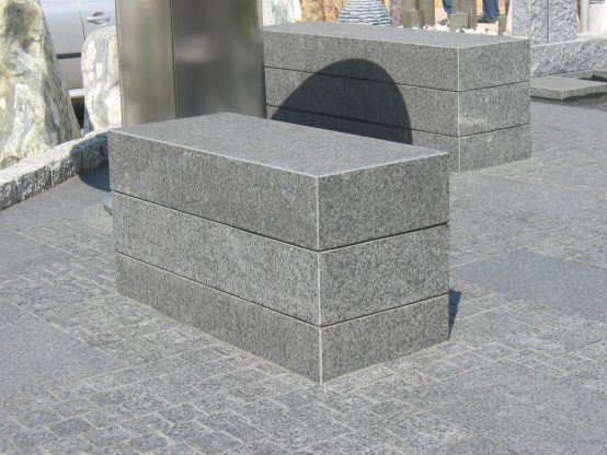 Olivin-Basalt Blockstufe (schwarz) 15 x 35 x 100 cm, geflammt, G684