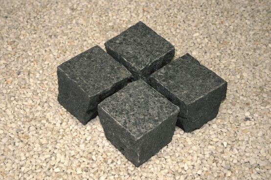Olivin-Basalt Pflaster 9/9/8 cm (anthrazit), geflammt/Kanten gesp., G684