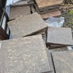 Porphyr Bodenplatten (grau-rot) 40er-Bahn x 2-6 cm, spaltrau/handbekantet