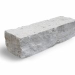 Quader Jura (beige), gesp./abgebohrt ~ 30 x 30-35 x 30-140 cm, auf Palette