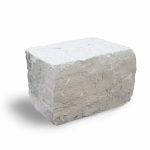 Quader Jura (beige), gesp./abgebohrt ~ 60 x 60-65 x 60-160 cm, auf Palette