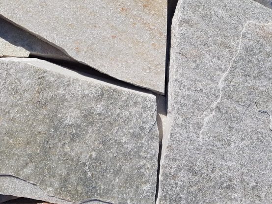 Quarzit Ara Polygonalplatten (hellgrün) 2-4 cm, spaltrau (4-8 St./m²)