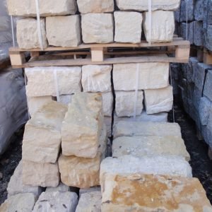 Sandstein Mauersteine (gelb-weiß) Gesägt 20 x 20 x 40 cm, auf Palette à 40 St.
