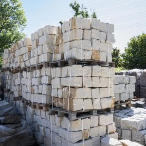 Sandstein Mauersteine (gelb-weiß) Gesägt 20 x 20 x 40 cm, auf Palette à 40 St.