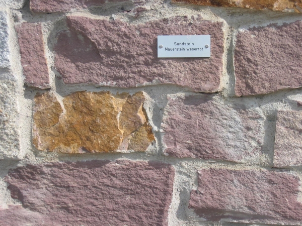 Sandstein Mauersteine (weserrot) 10-15 x 10-15 x 30-40 cm, auf Palette
